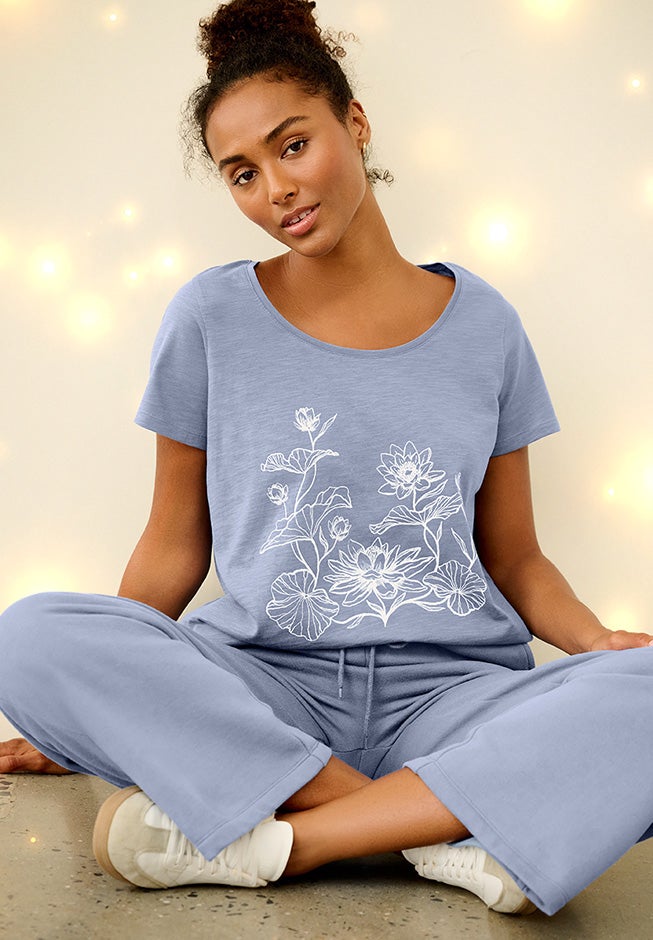 100% Cotton Jersey Slub Scoopneck Short Sleeve Graphic Tee image number 0