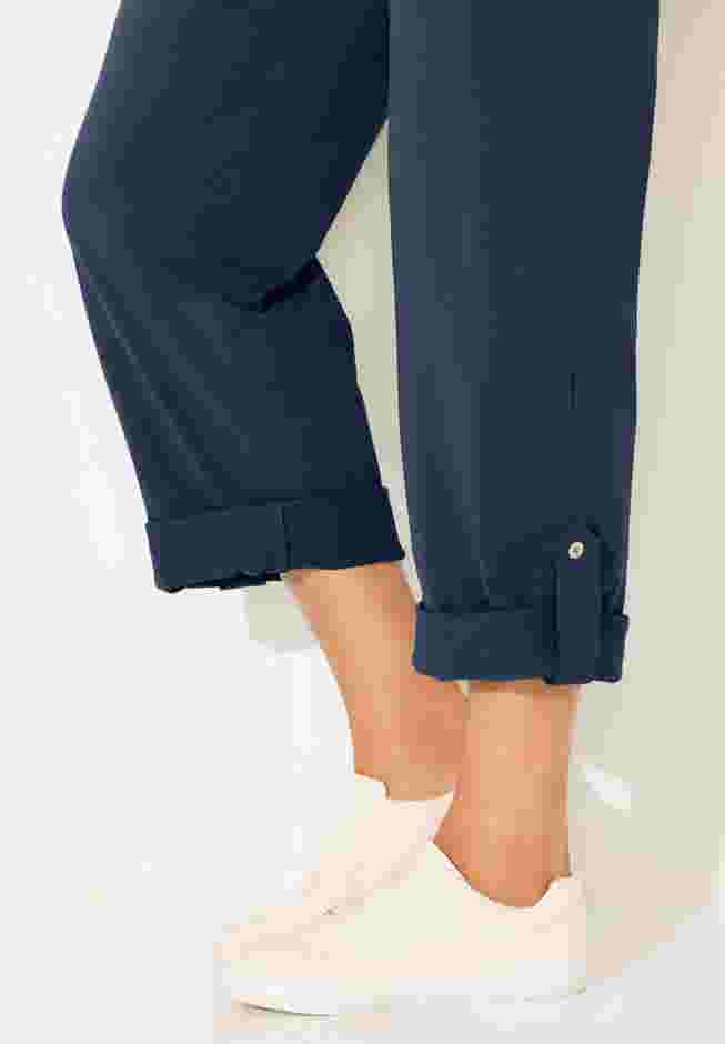 Suprema® Studio Roll Tab Pant image number 2