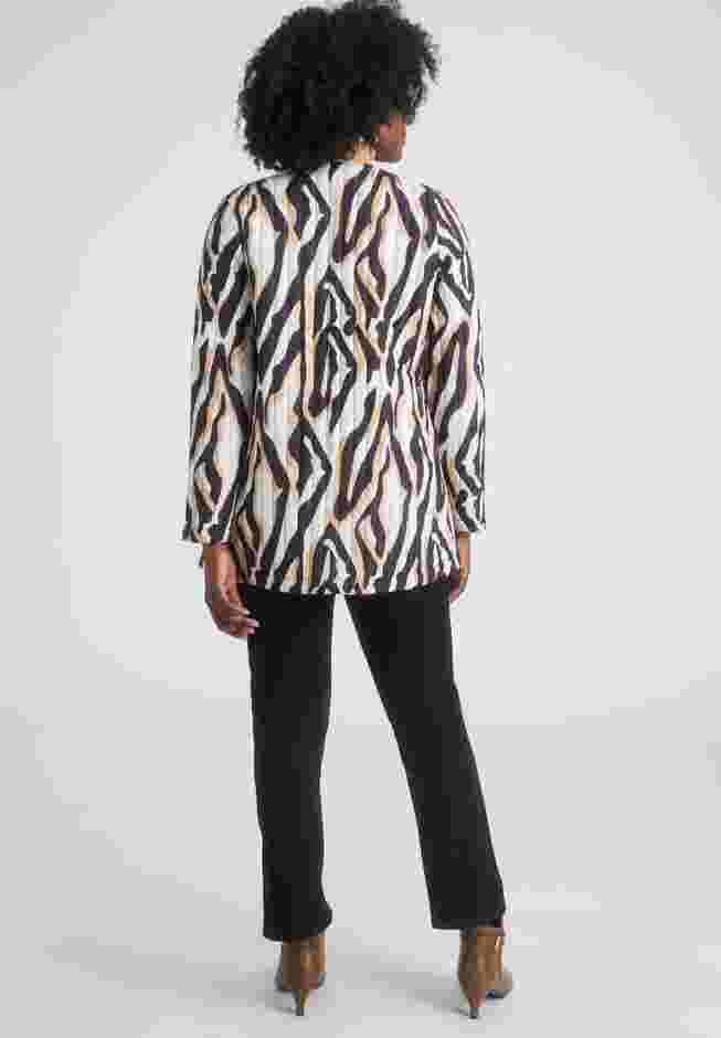 Collarless Quilted Jacket image number 1