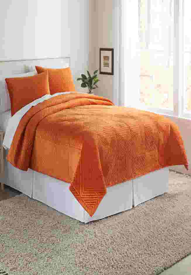 Geo Diamond Velvet Quilt image number 0