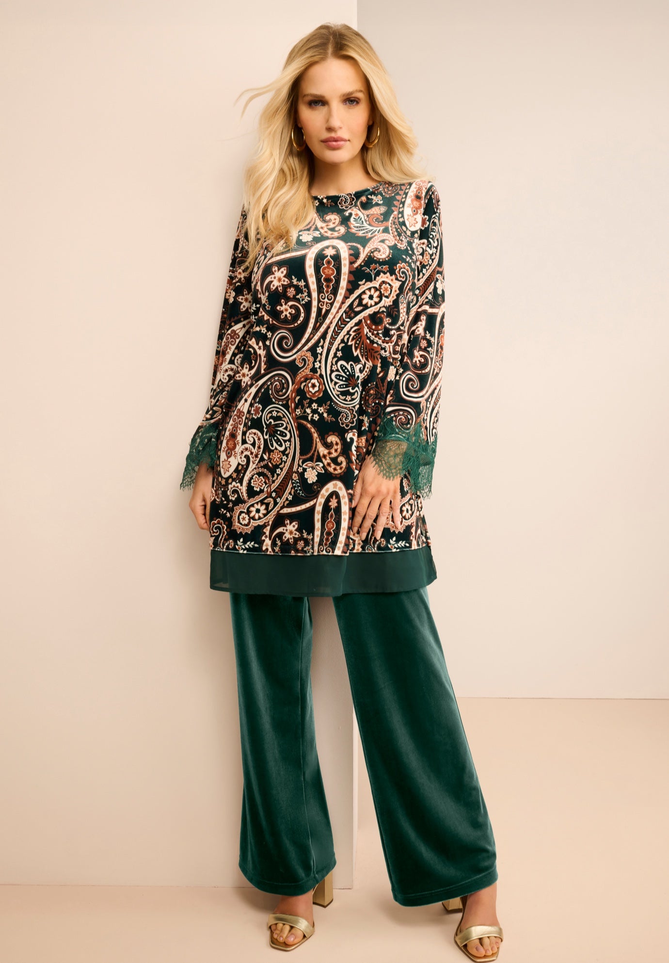 Wide Leg Velour Pant image number 2