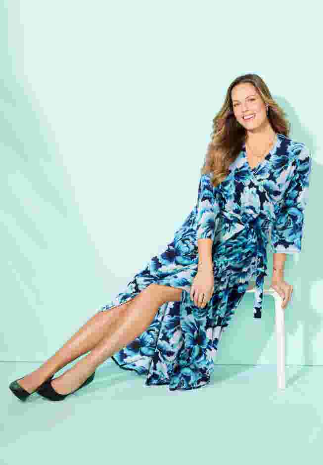 Easy Faux Wrap Dress image number 2