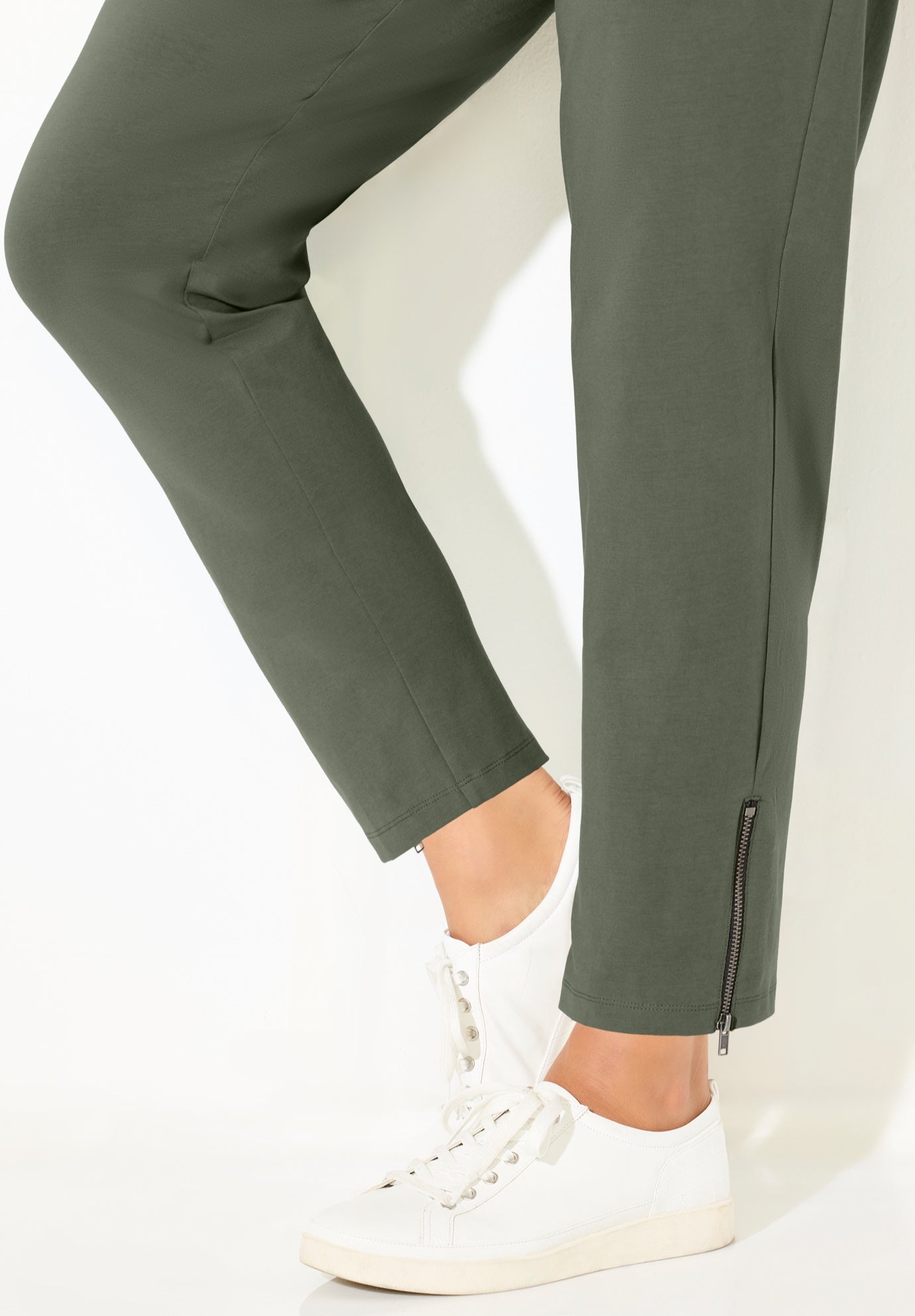Suprema® Studio Slim Leg Zip Pant image number 3