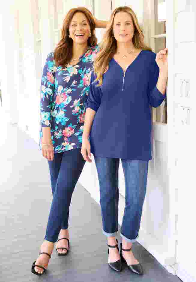 Dream Drape Zip V-Neck Top image number 4