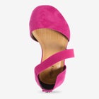 The Camilla Pump  image number null