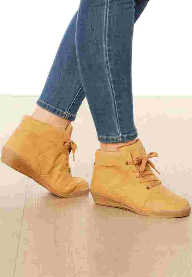 CV Sport Honey Sneaker image number 7