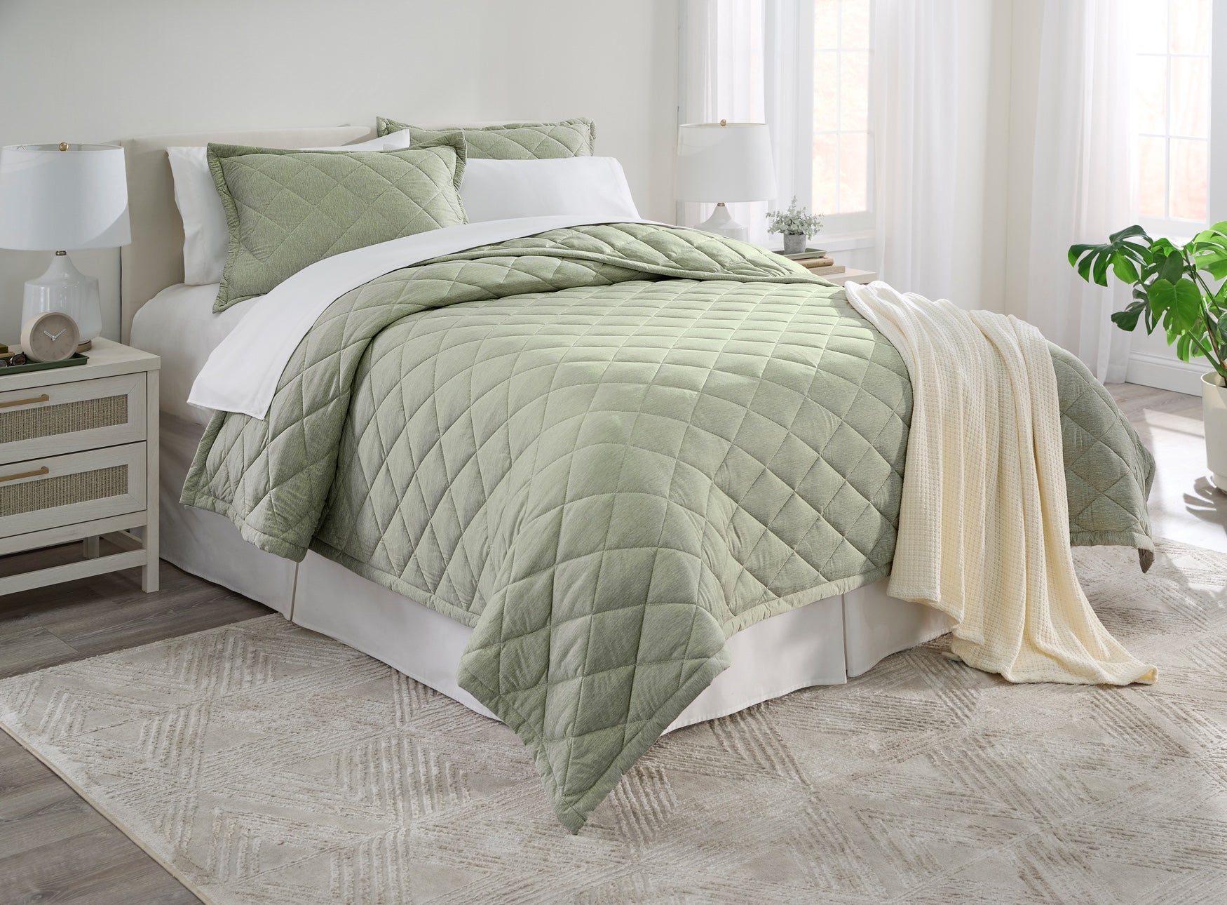 BH Studio Jersey Quilt Set image number 0