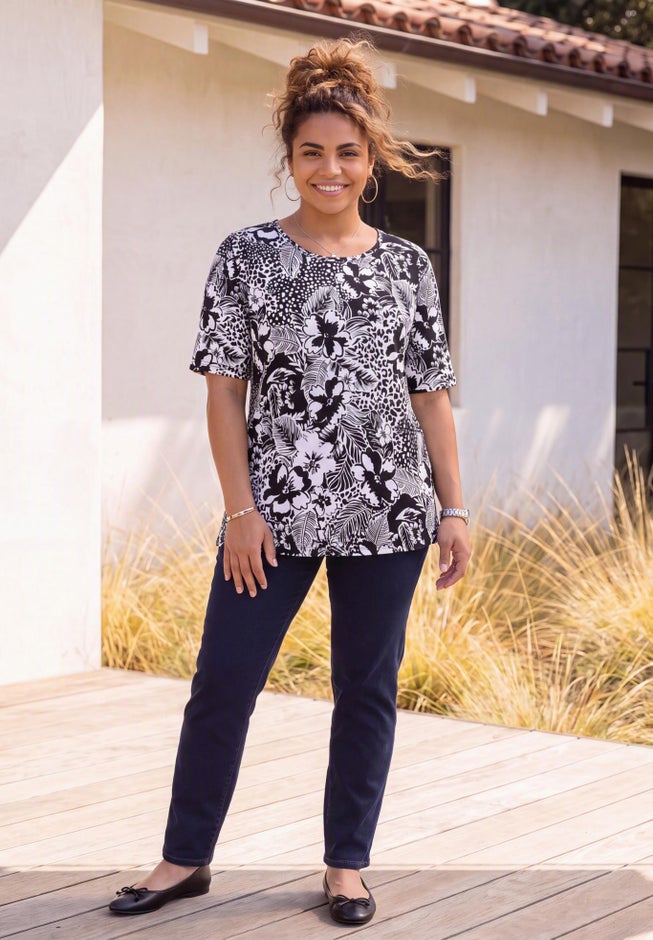 Suprema&reg; Short Sleeve Scoopneck Tee image number 1