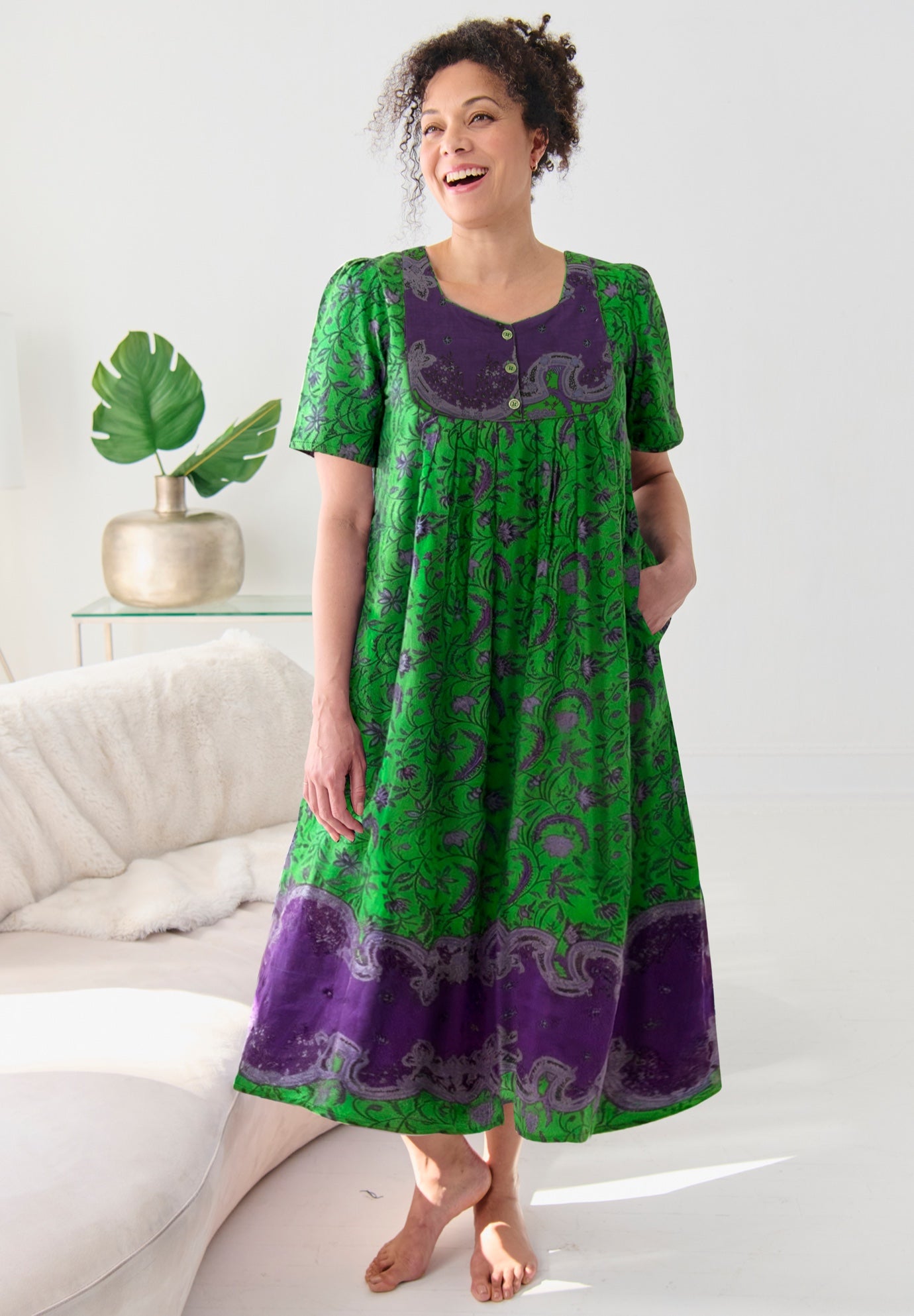 Bib-Front Short Sleeve Maxi Lounger image number 7