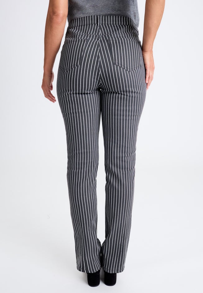 True Fit Stretch Denim Straight Leg Jean image number 1