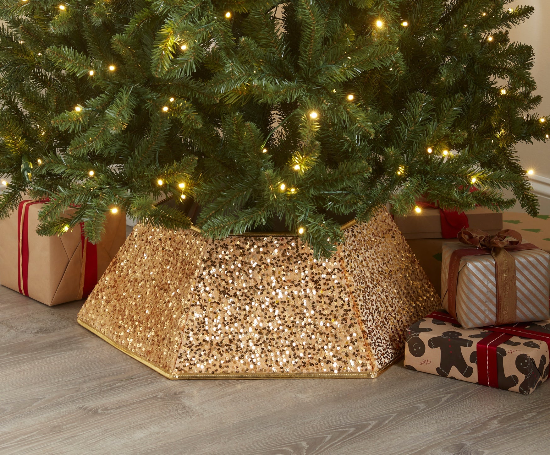 28" Foldable Hexagon Sequin Tree Collar image number 0