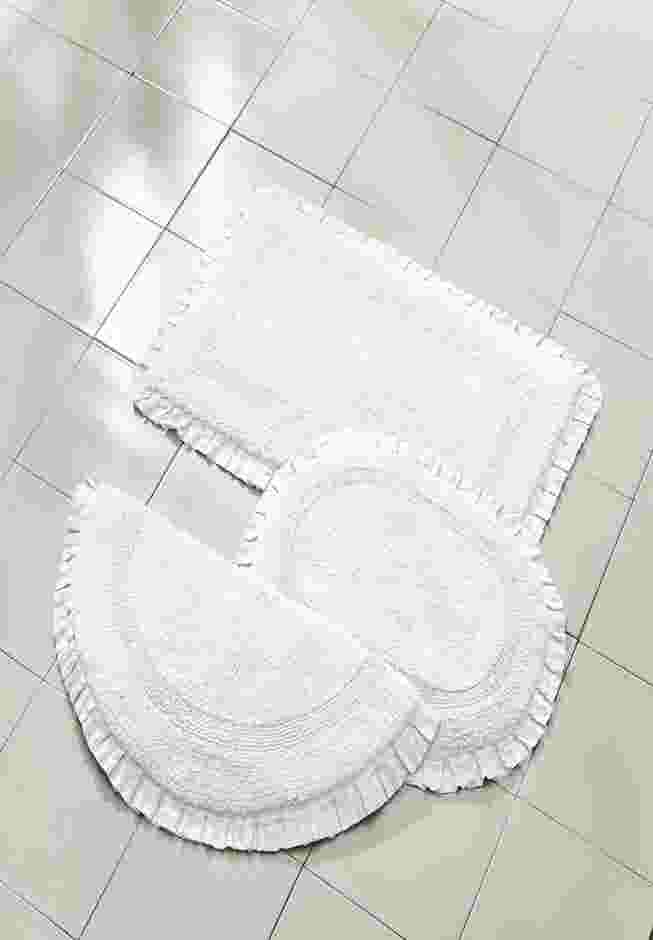 Rectangle Ruffle Bath Rug image number 1