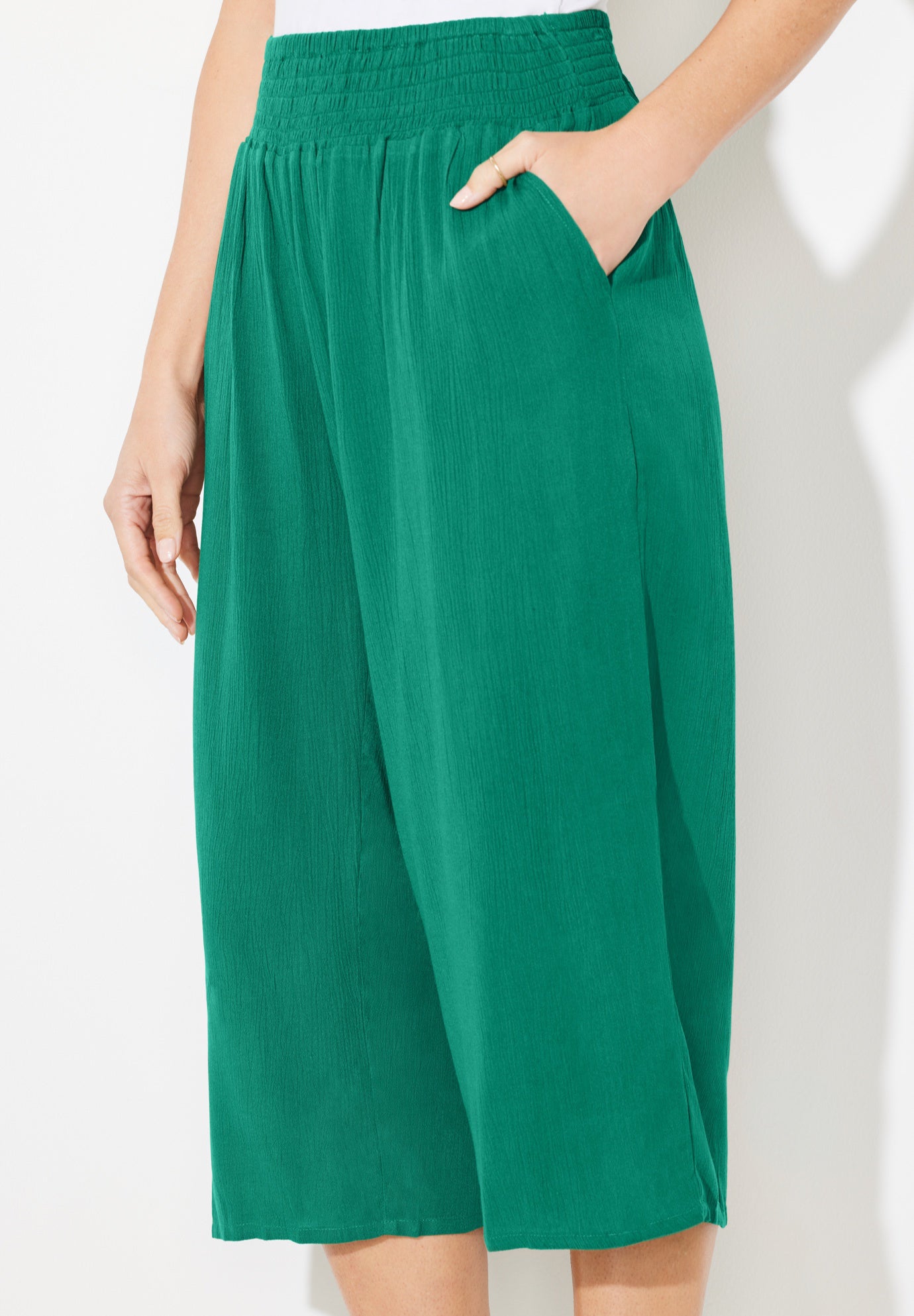 Gauze Pull-On Capri image number 2