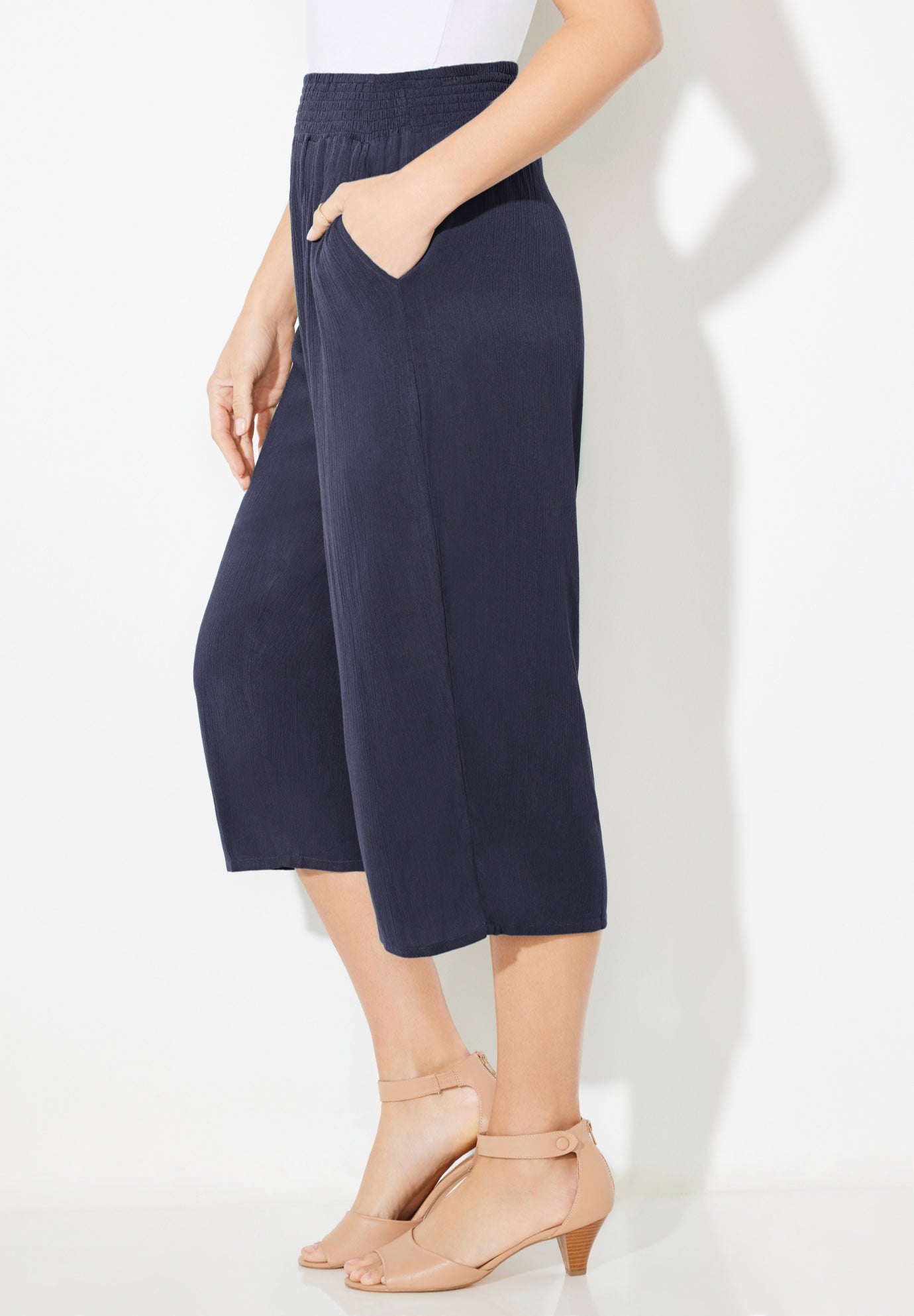 Gauze Pull-On Capri image number 2