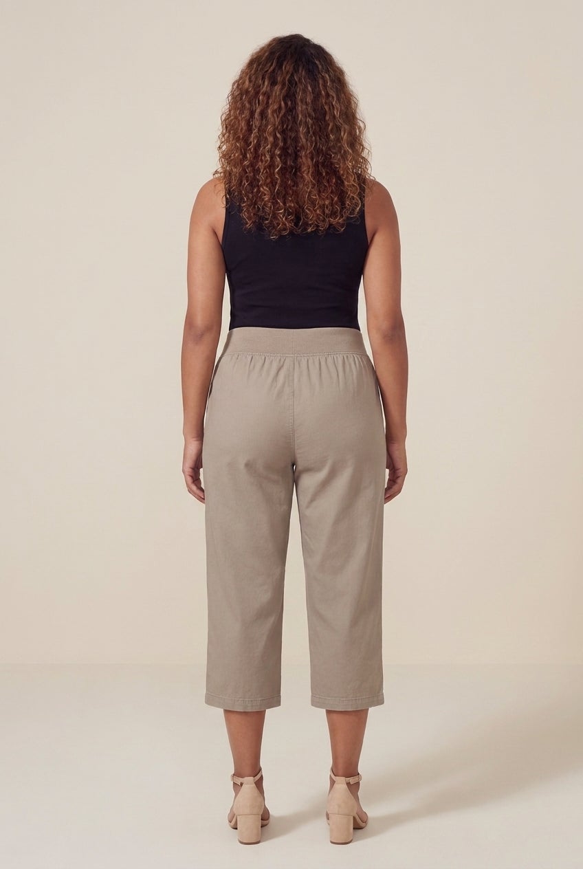 Stretch Knit Waist Cargo Capri image number 1