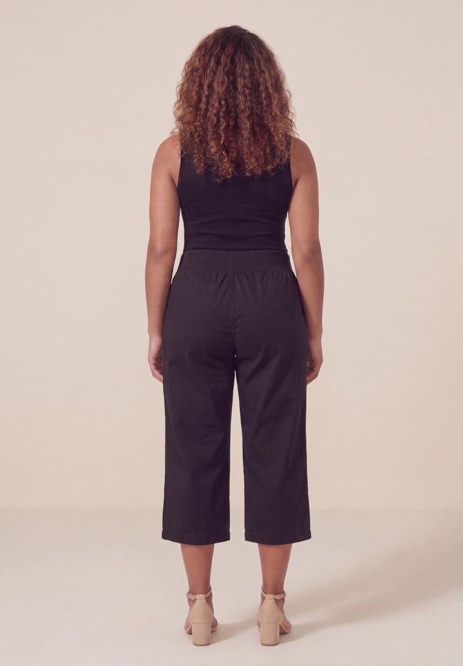 Stretch Knit Waist Cargo Capri image number 1