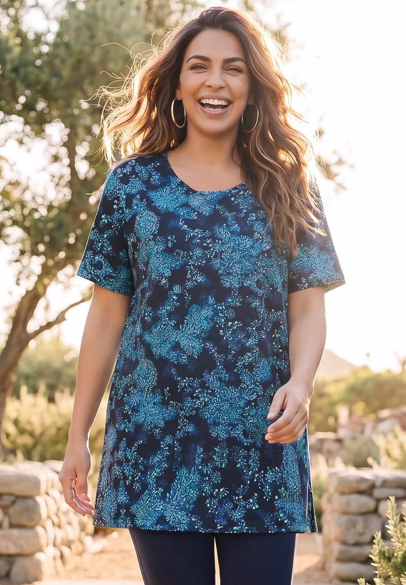 Easy Fit Short Sleeve Scoopneck Tunic image number 0