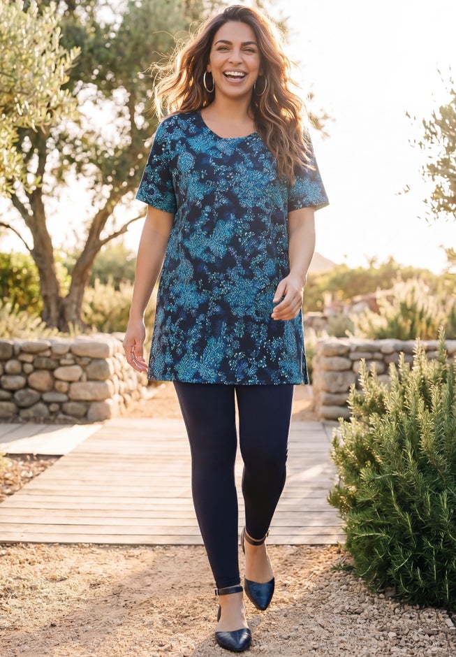 Easy Fit Short Sleeve Scoopneck Tunic image number 1