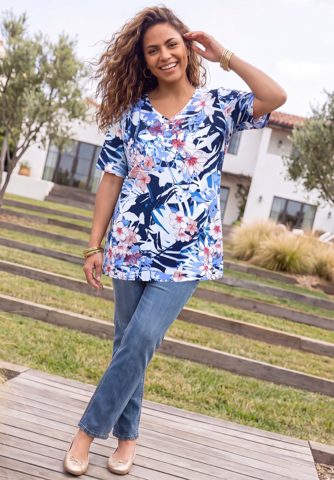 Easy Fit Short Sleeve V-Neck Tunic image number 1