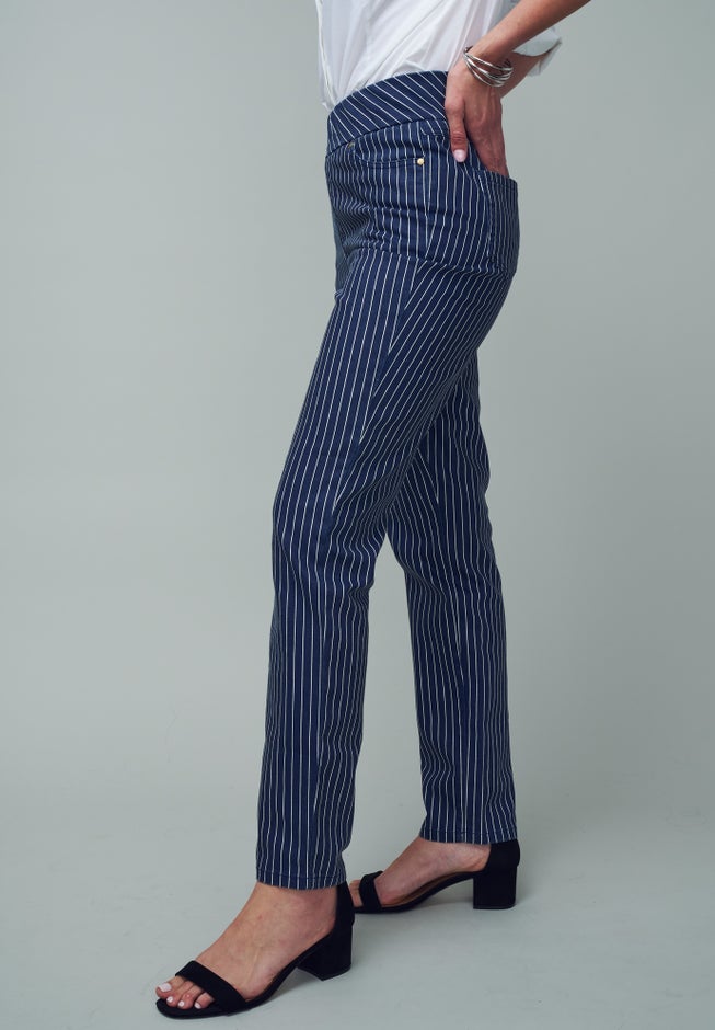 Comfort Waist Stretch Denim Straight Leg Jean image number 1