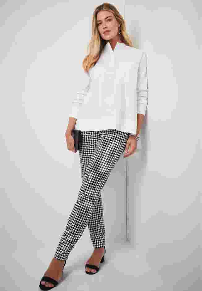 Comfort Waist Stretch Denim Straight Leg Jean image number 2