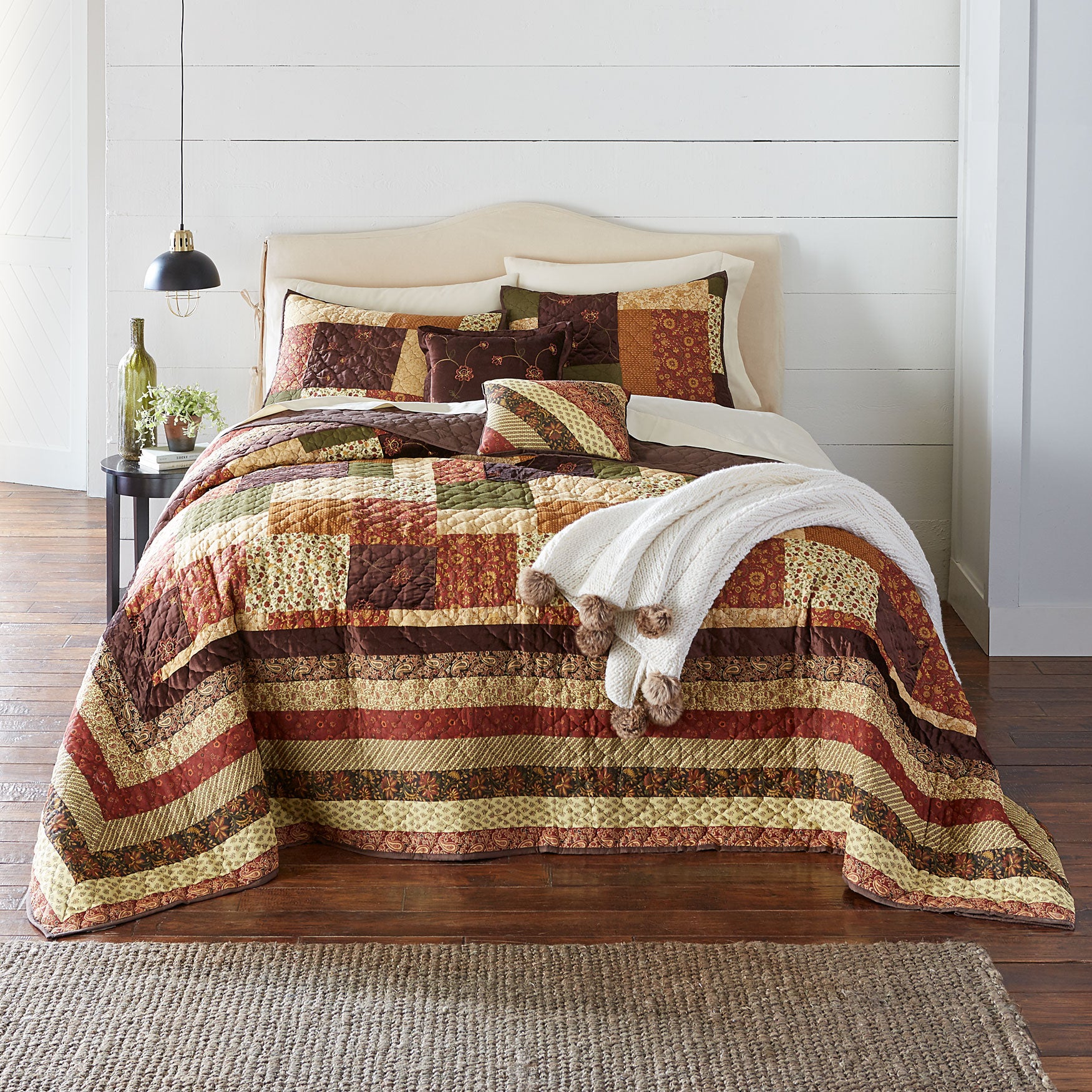Salem Harvest Bedspread image number 0