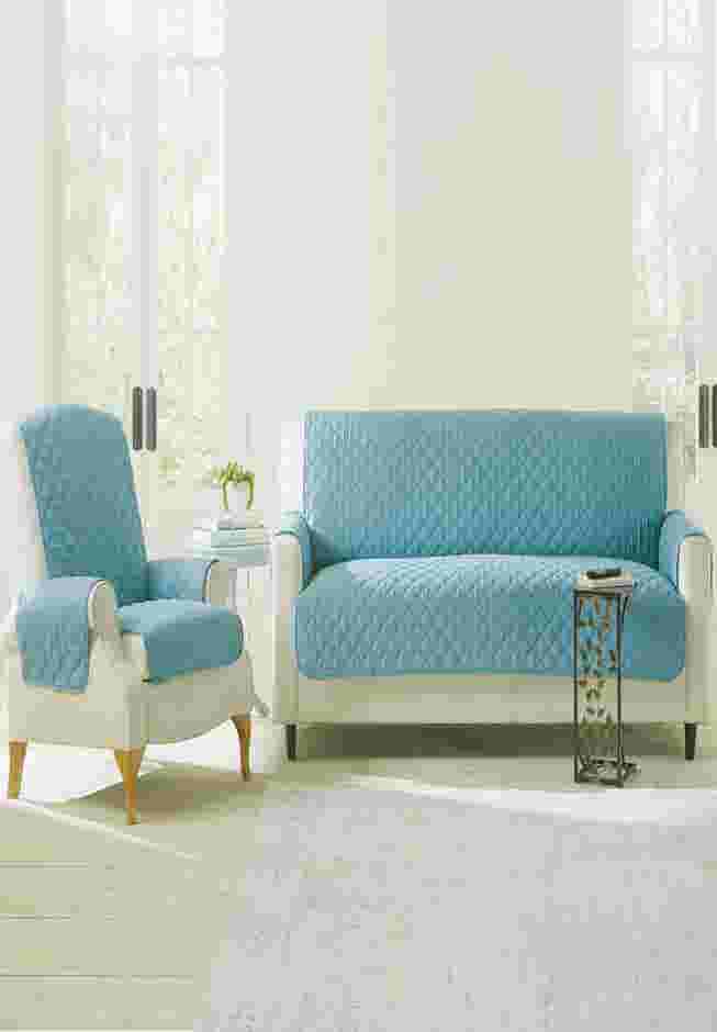 BH Studio Water-Repellent Microfiber Loveseat Protector image number 1