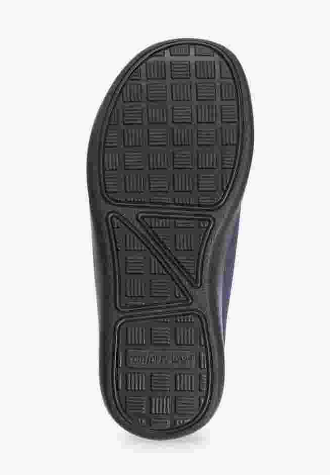 The Extra Wide Microbacterial Walking Shoe by Comfortview image number 2