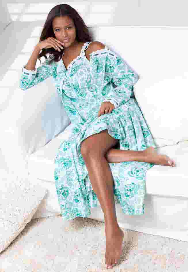 Long 2-Piece Cabbage-Rose Peignoir Set image number 3