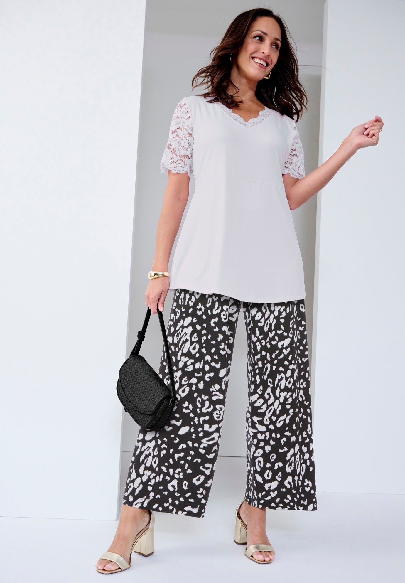 Lace Trim V-Neck Top image number 4