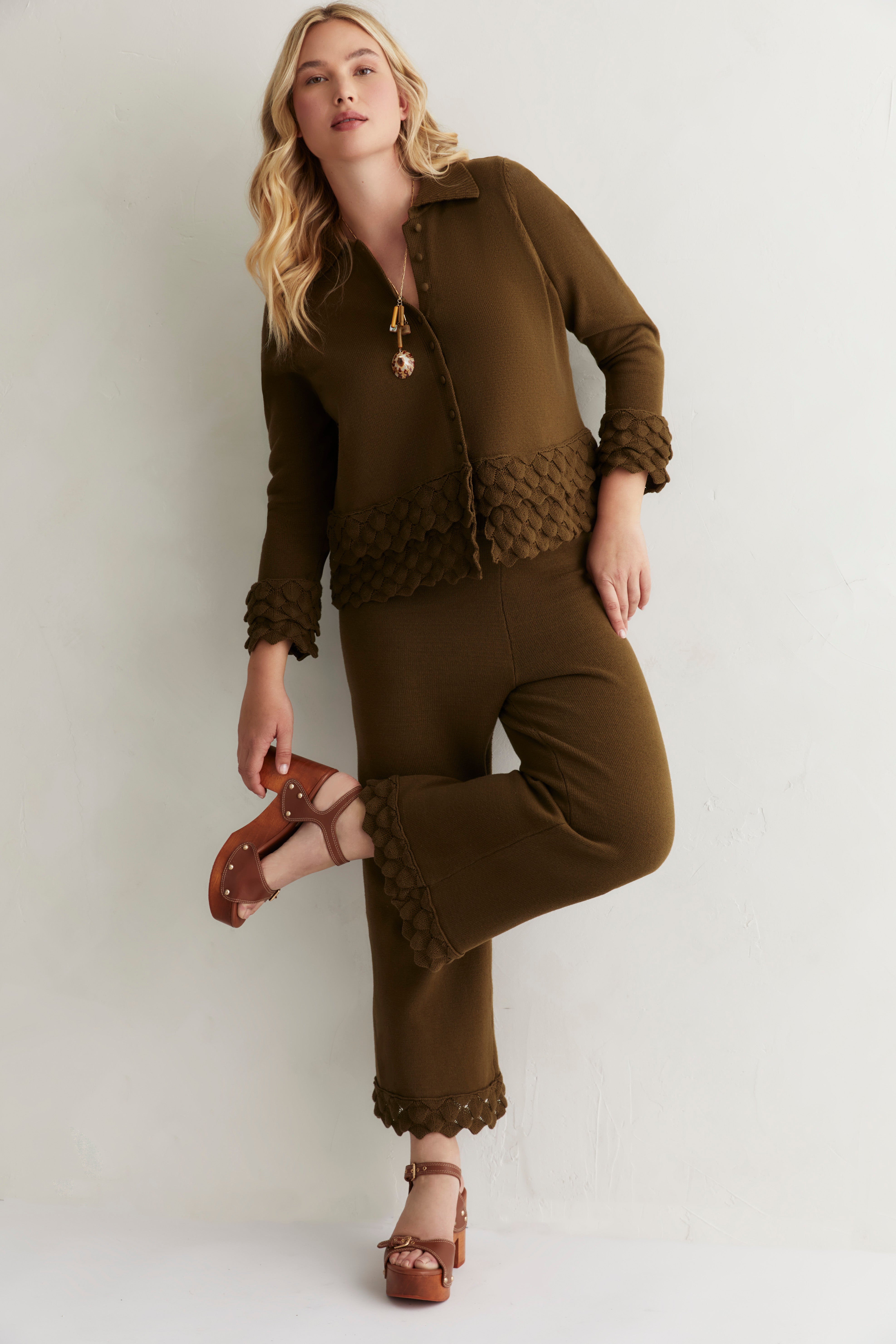 Ruffle Detail Sweater Pant image number 1