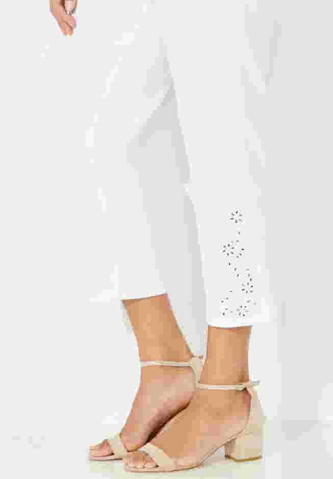 Eyelet Hem Straight Leg Capri image number 3