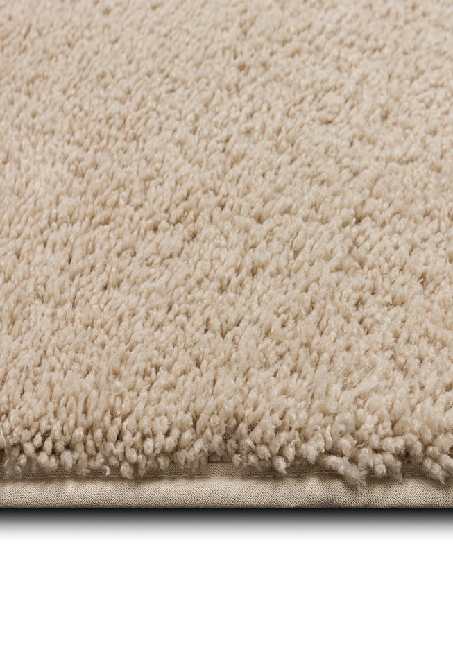 Plush Amore Bath Rug image number 2