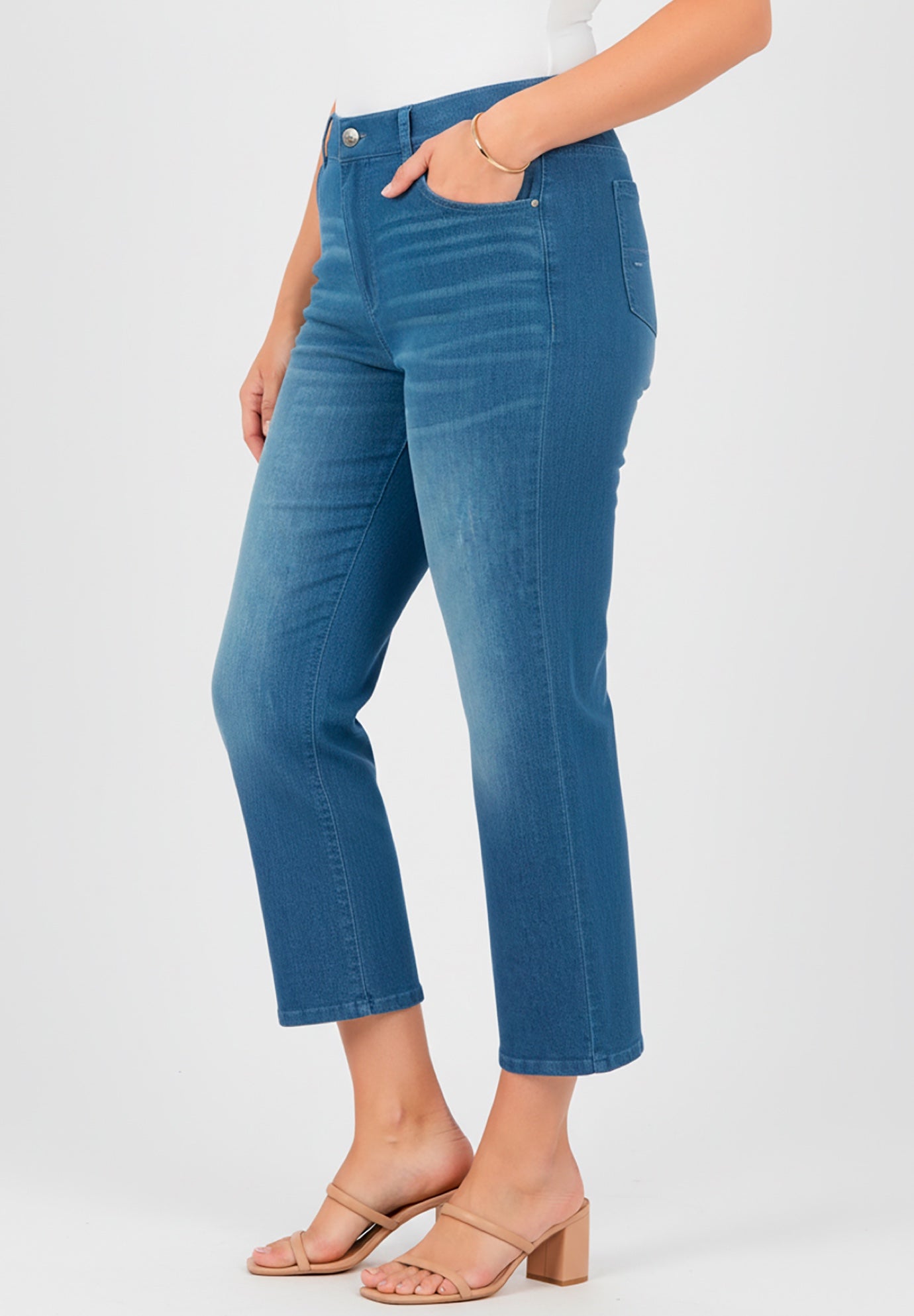 Right Fit&reg; Moderately Curvy Cropped Jean image number 3