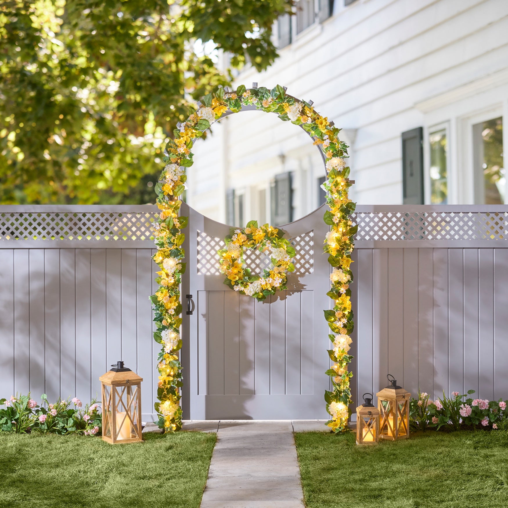 Pre-Lit Citrus Grove 6' Garland  image number 0