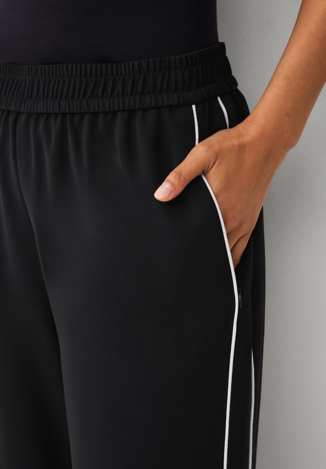 Elastic Waist Every-Where Pant image number 2
